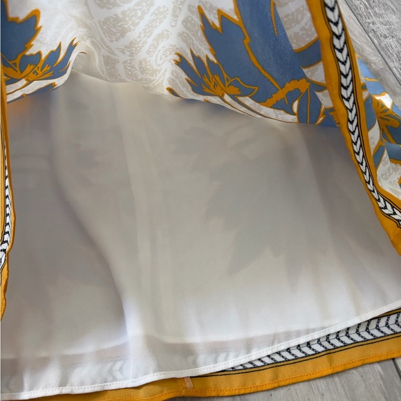 ✨NWT- White House Black Market VNK Smoked Mini Draped Floral Dress size large - Picture 11 of 12